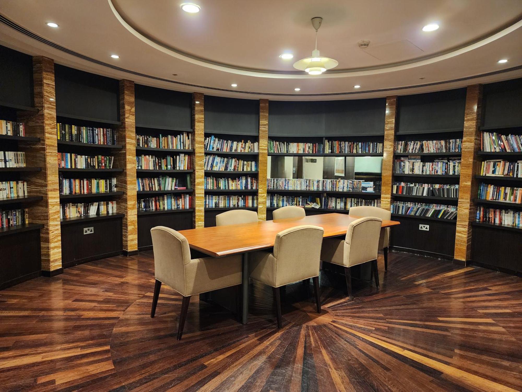 Downtown Oasis, Burj Khalifa Views, Luxury Amenities Apartamento Dubai Exterior foto