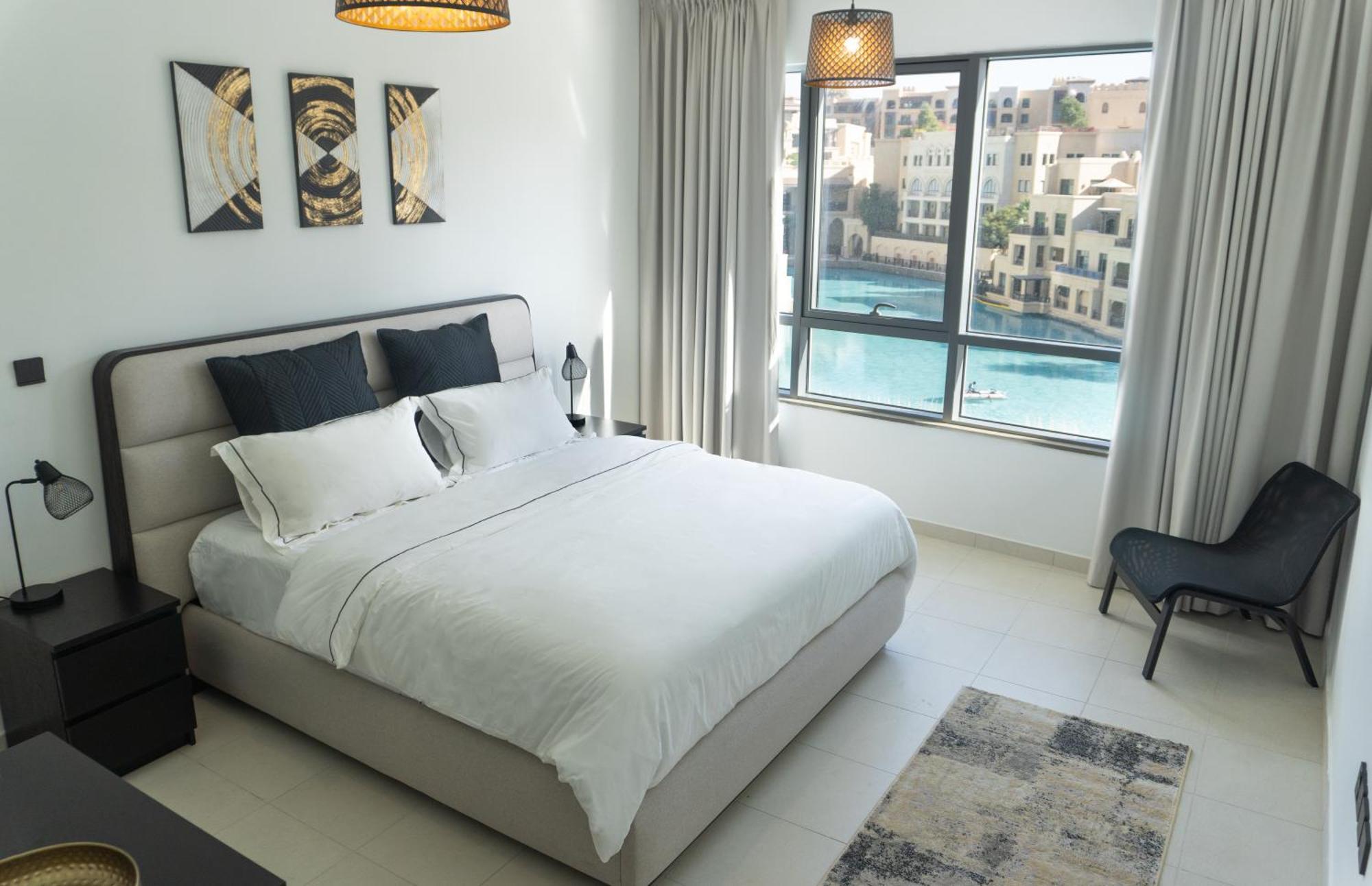 Downtown Oasis, Burj Khalifa Views, Luxury Amenities Apartamento Dubai Exterior foto