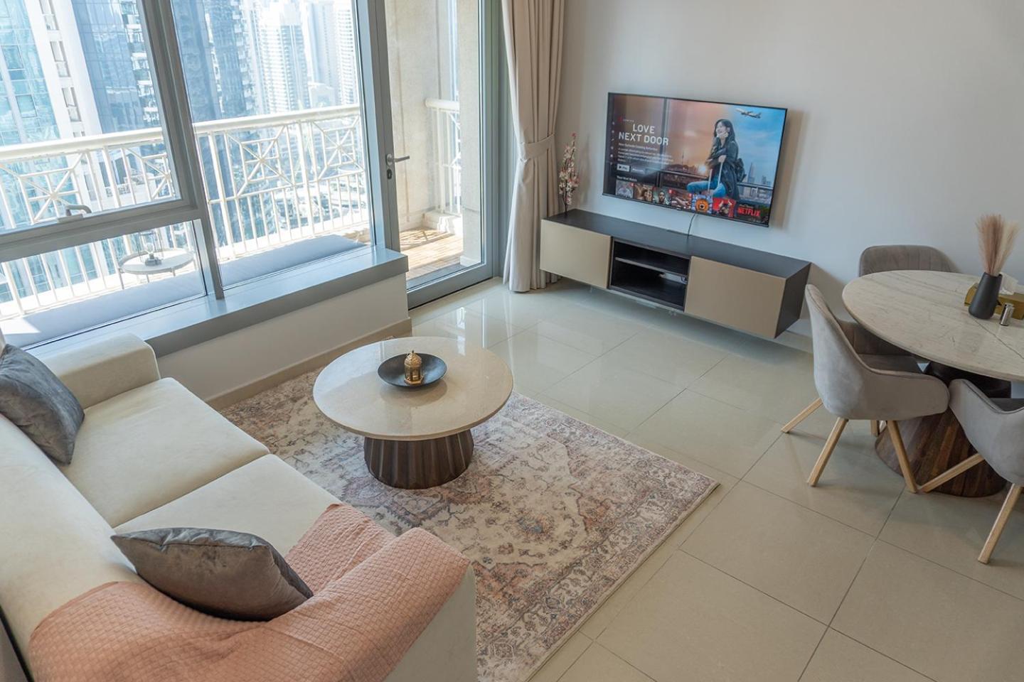 Downtown Oasis, Burj Khalifa Views, Luxury Amenities Apartamento Dubai Exterior foto